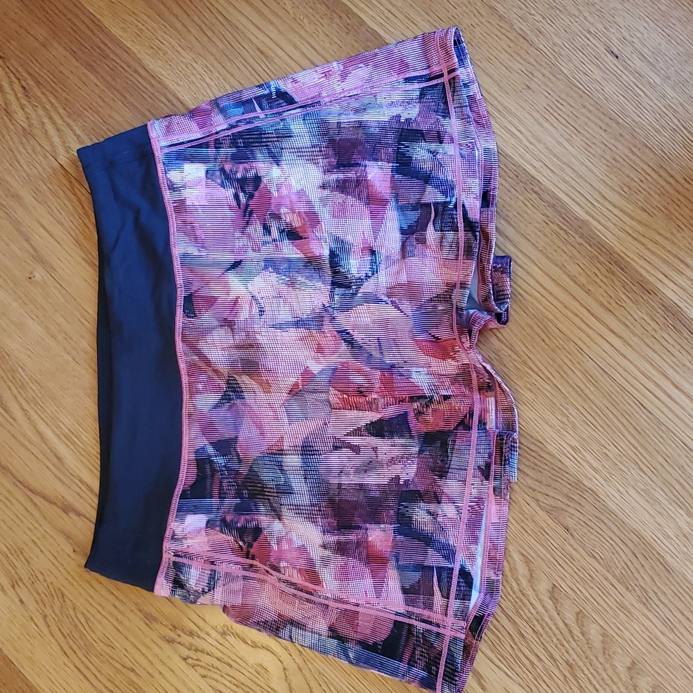 EUC Luluemon Skirt.